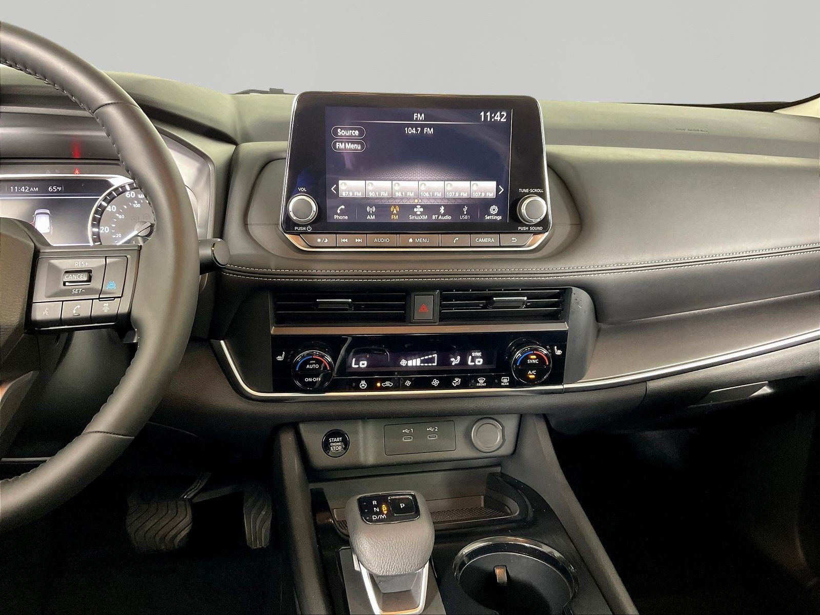 Used 2025 Nissan Rogue SV w/ SV Premium Package FWD image 9