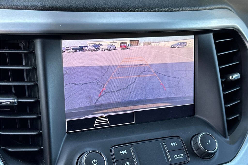 Used 2022 GMC Acadia SLE image 20