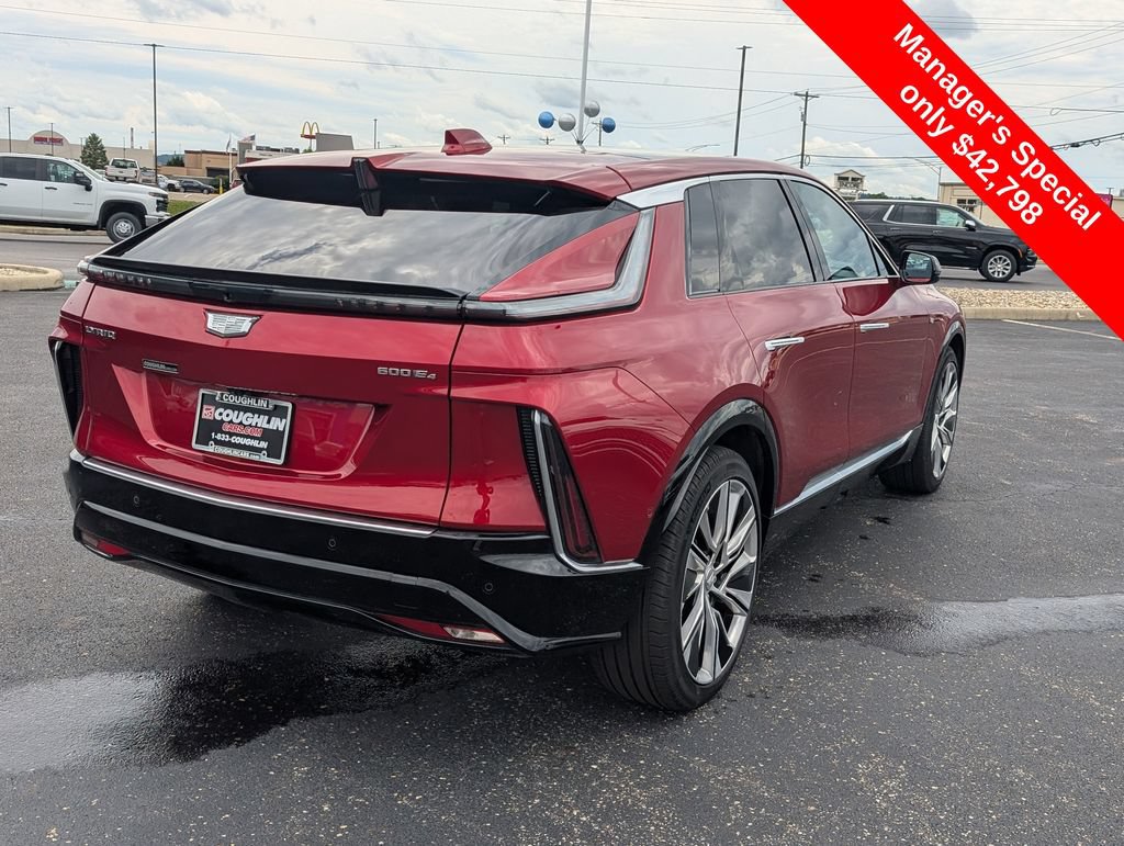 Used 2025 Cadillac Lyriq Luxury w/ LPO, Floor Liner Package AWD/4WD image 8
