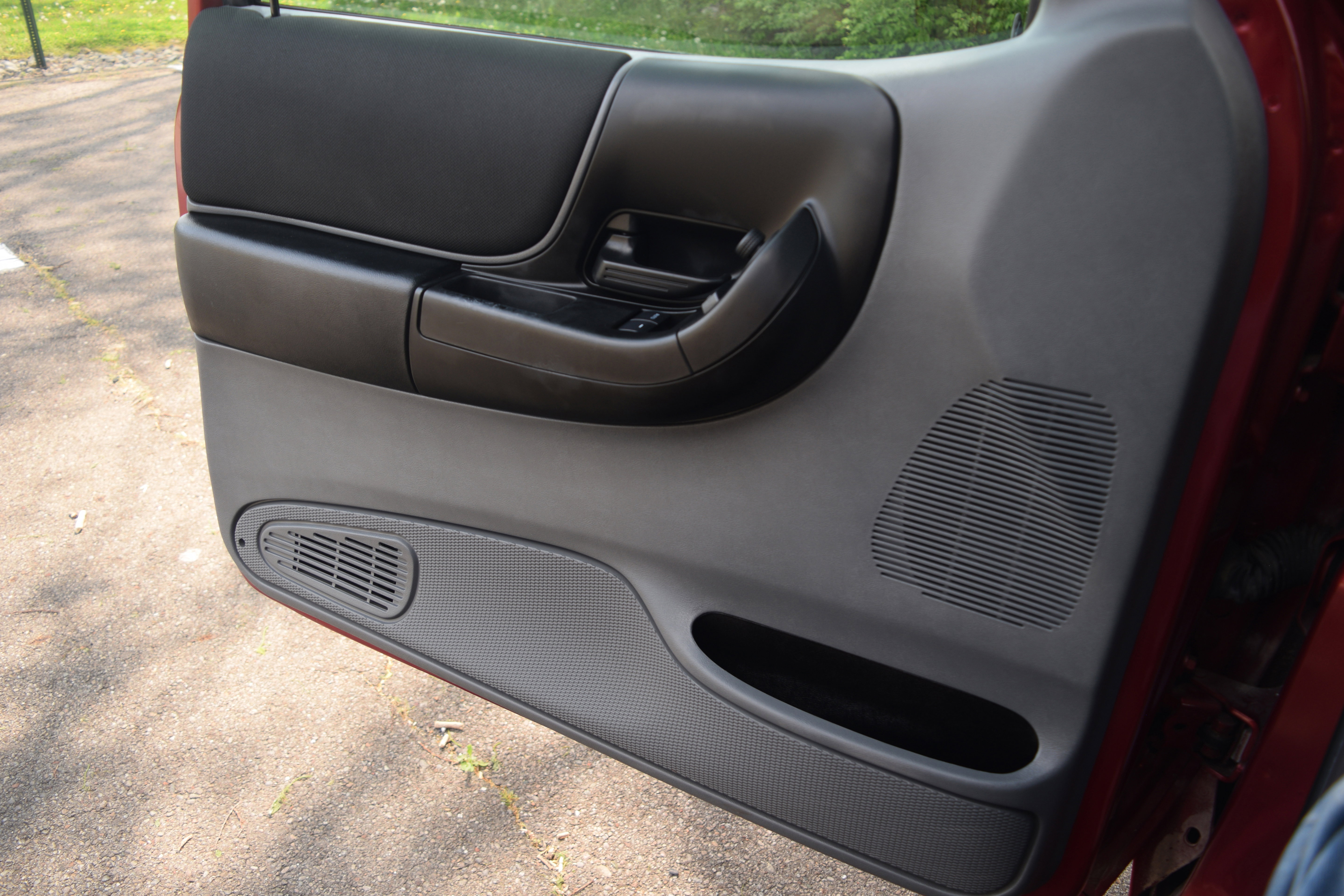 Used 2011 Ford Ranger XLT image 15