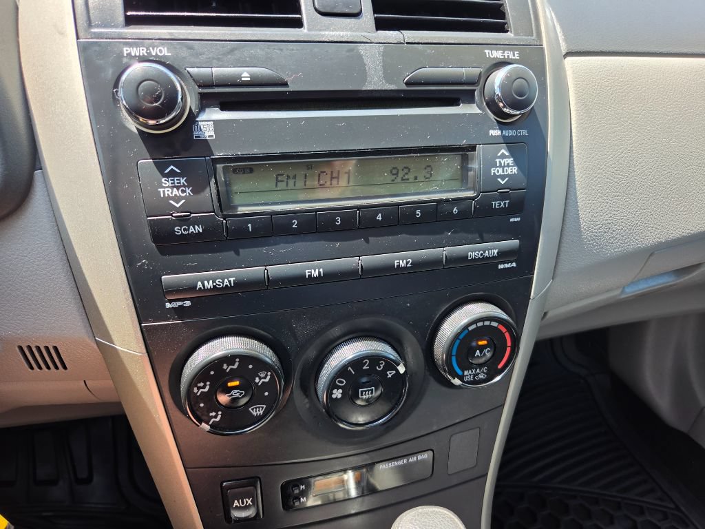Used 2010 Toyota Corolla LE FWD image 19