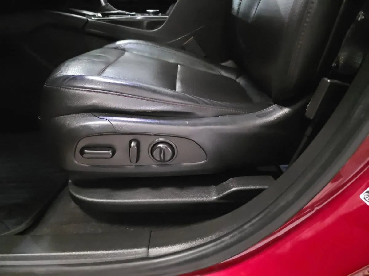 Used 2019 Chevrolet Blazer RS w/ Sun and Wheels Package image 23