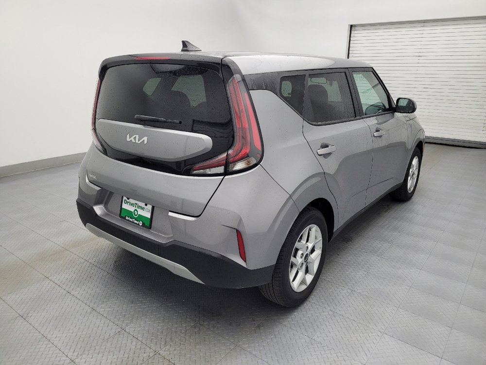 Used 2025 Kia Soul LX image 9