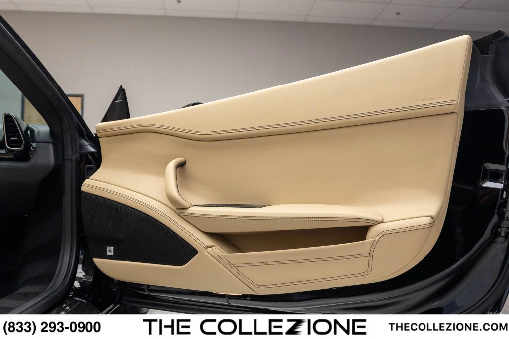 Used 2015 Ferrari 458 Spider RWD image 86