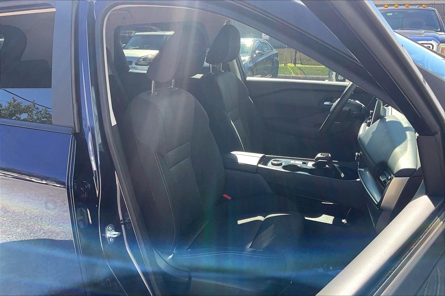 Used 2026 Nissan Rogue SV AWD/4WD image 9