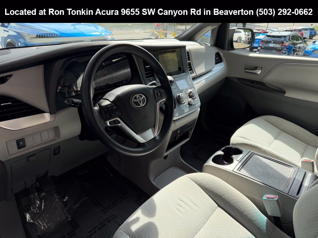 Used 2017 Toyota Sienna LE FWD image 15
