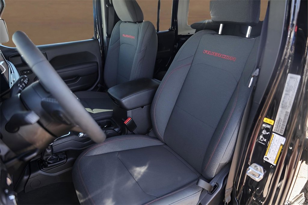 Used 2025 Jeep Wrangler Unlimited Rubicon w/ XTREMEE 35" Tire Package image 7
