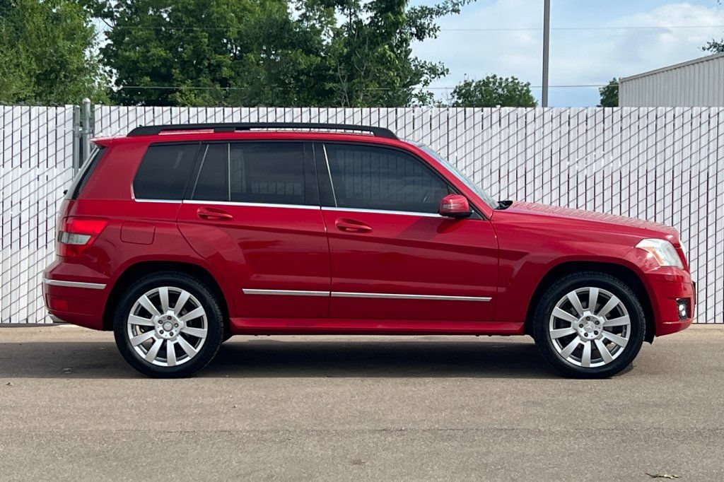 Used 2010 Mercedes-Benz GLK 350 4MATIC image 3