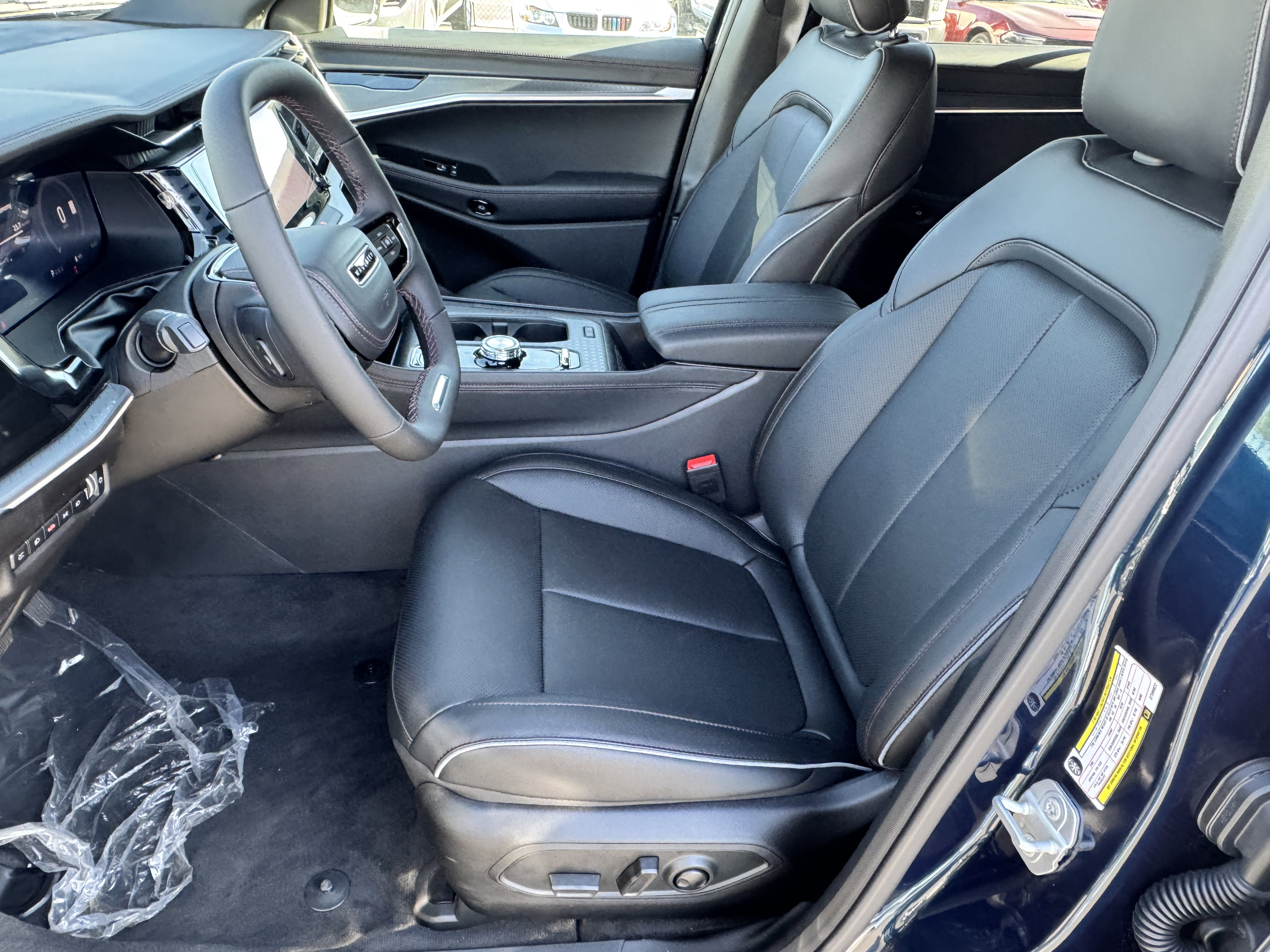 New 2025 Jeep Wagoneer Limited image 17