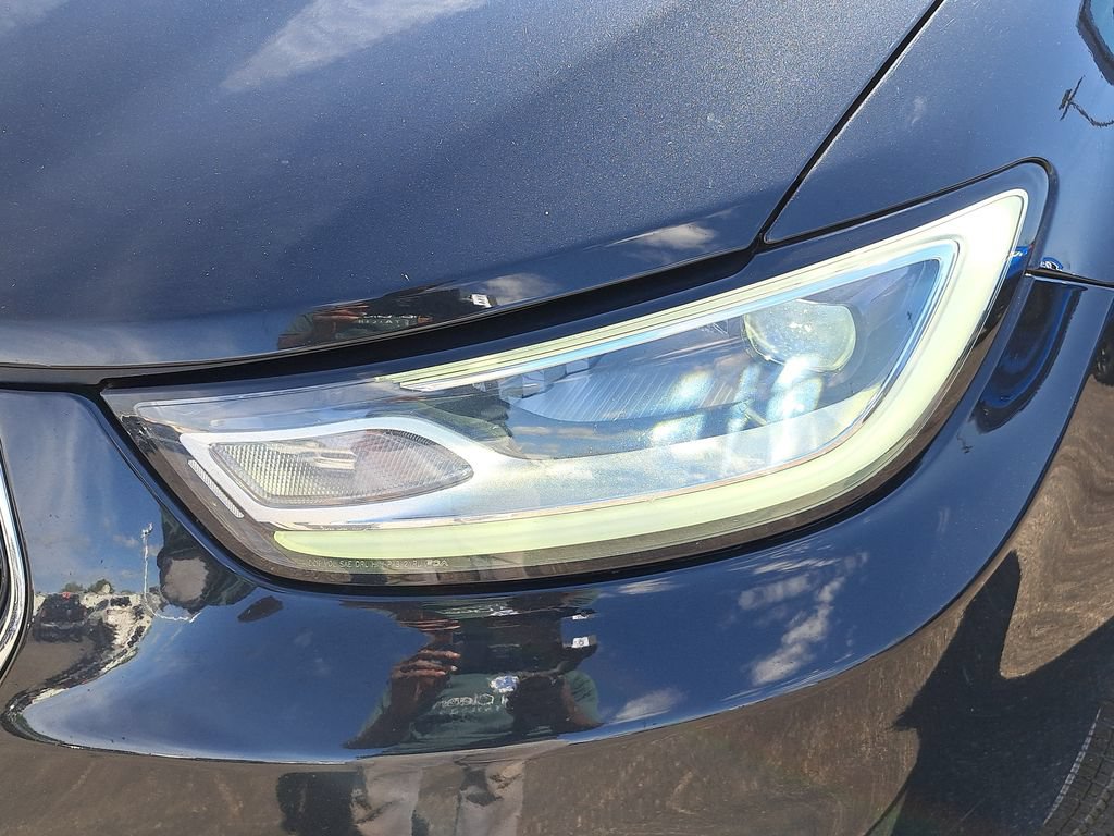 Used 2023 Chrysler Pacifica Touring FWD image 33