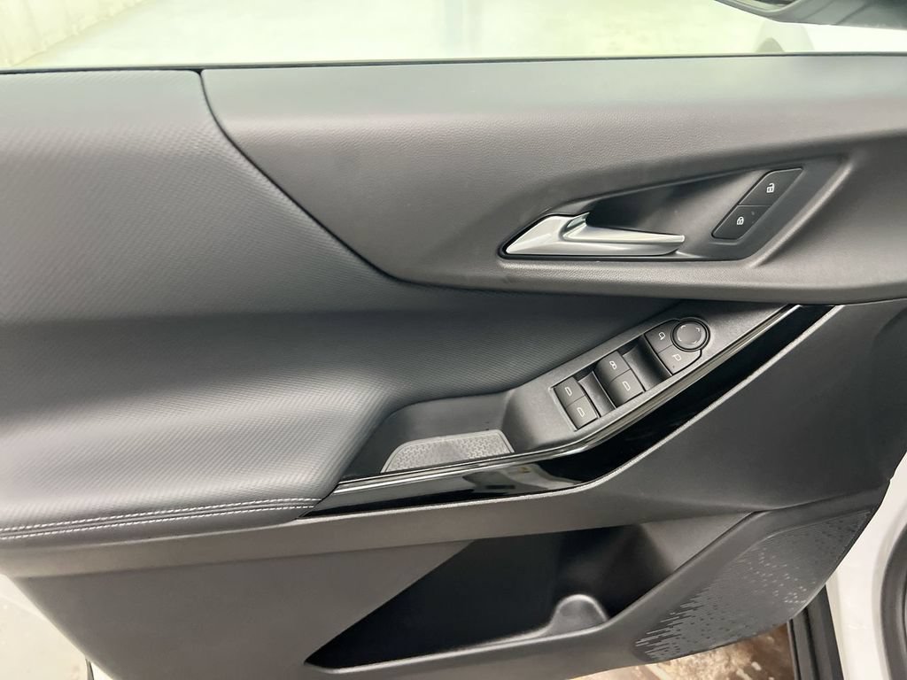 New 2027 Chevrolet Equinox LT FWD image 22