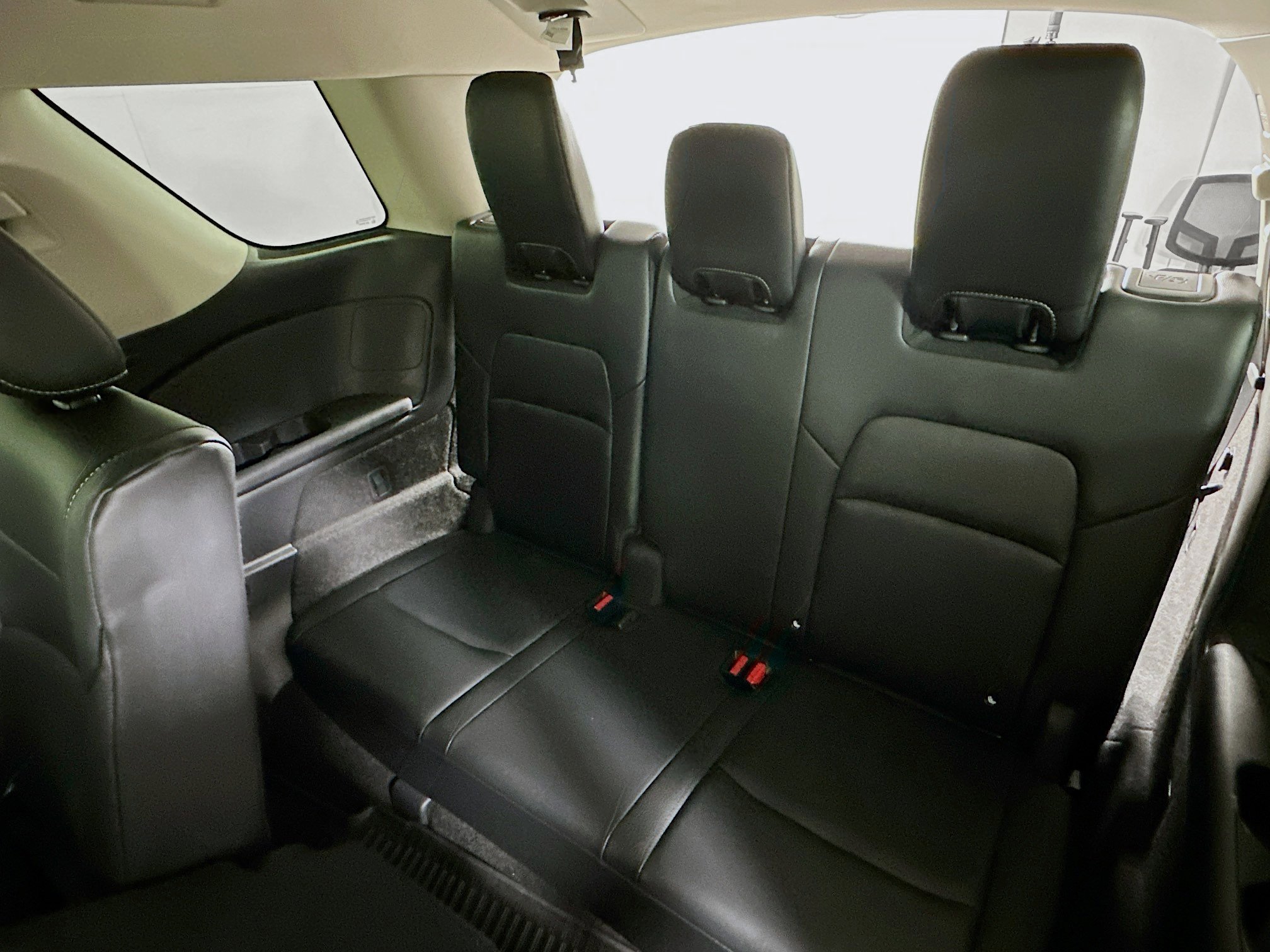 Used 2023 Nissan Pathfinder SL w/ Black Appearance Package image 29