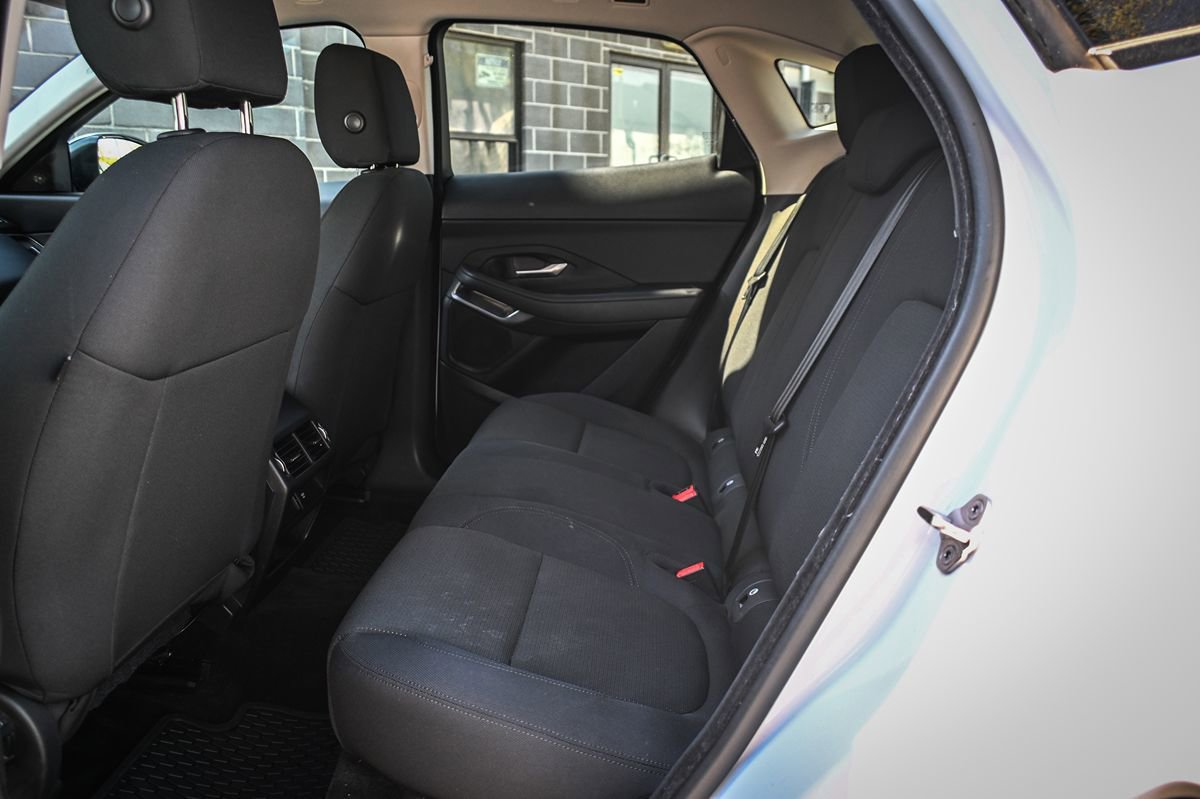 Used 2018 Jaguar E-PACE image 14