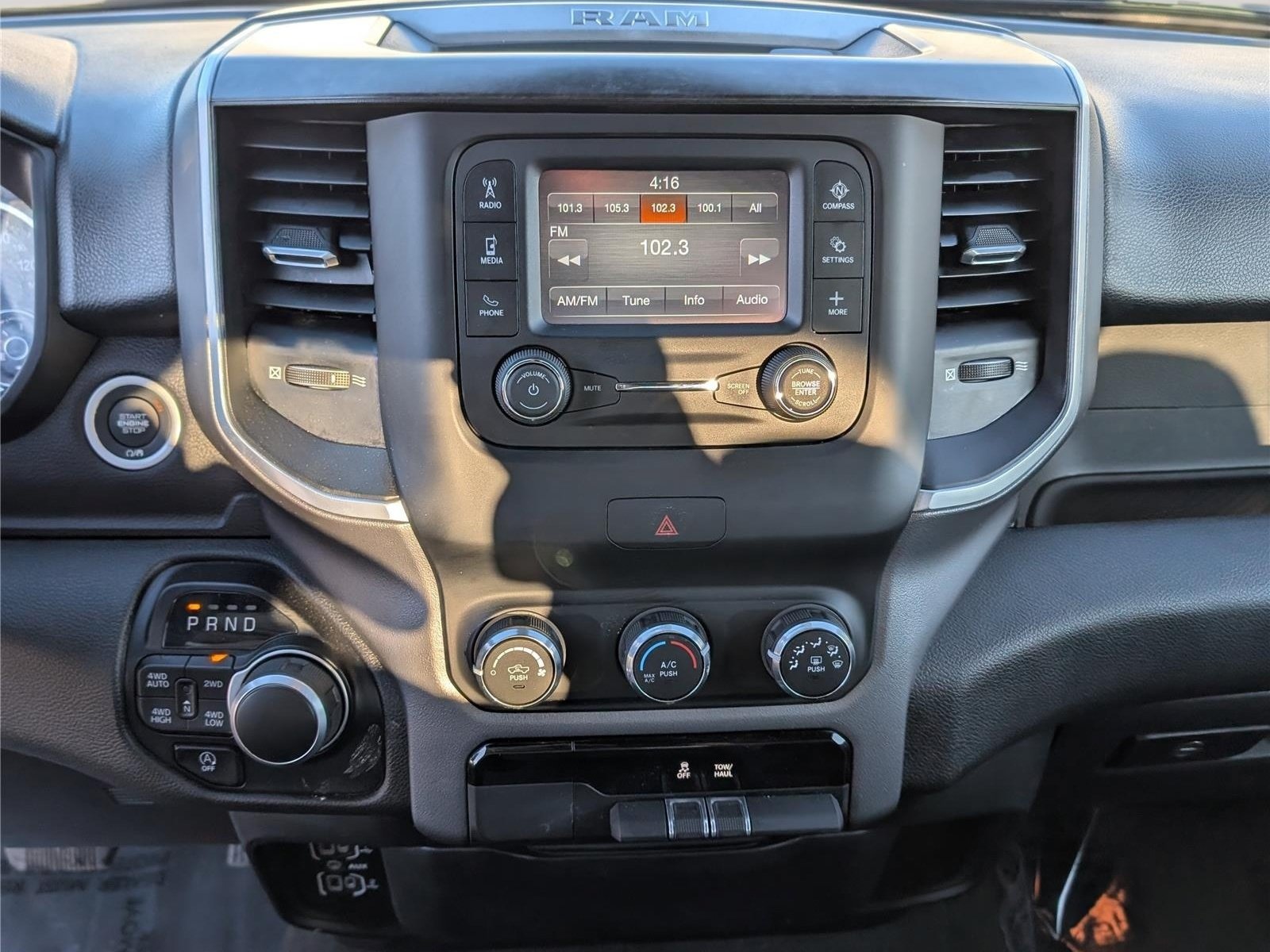 Used 2022 RAM 1500 Big Horn AWD/4WD image 17
