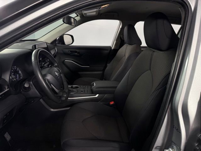 Used 2024 Toyota Highlander LE image 14