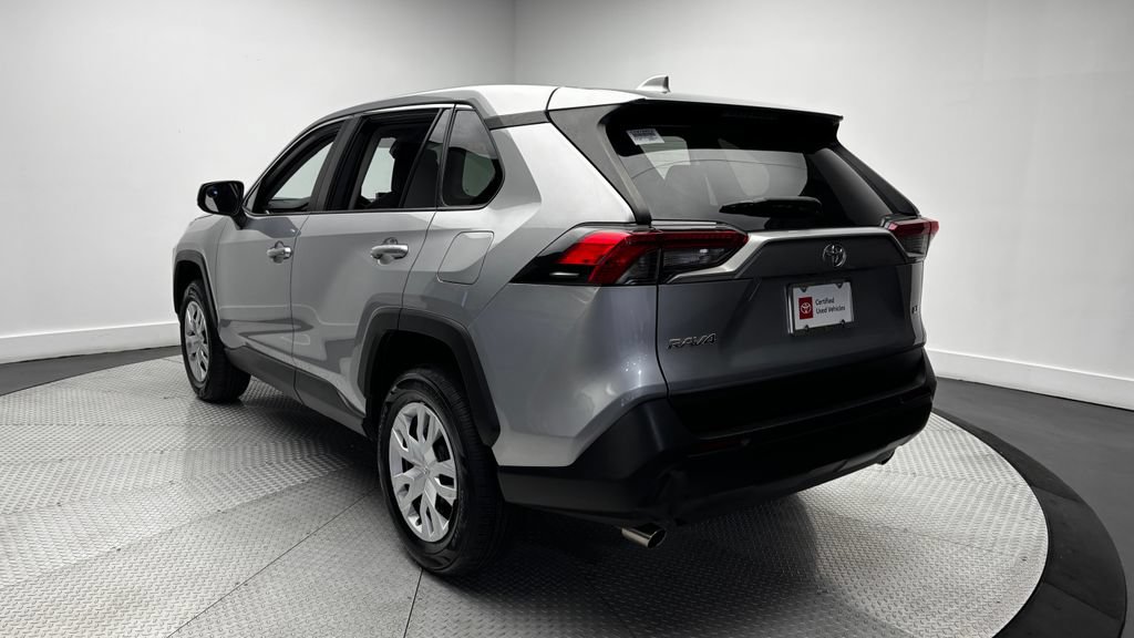 Used 2023 Toyota RAV4 LE FWD image 33