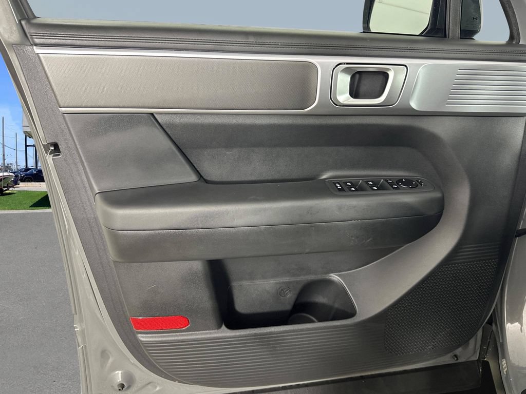 Certified 2025 Hyundai Santa Fe SE FWD image 15