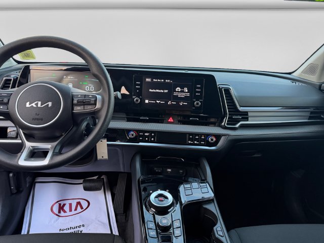 Certified 2025 Kia Sportage LX FWD image 18
