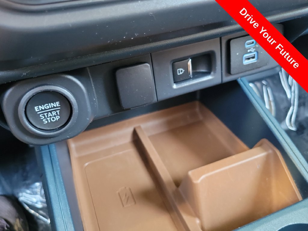 Used 2022 Ford Maverick Lariat w/ Lariat Luxury Package FWD image 9