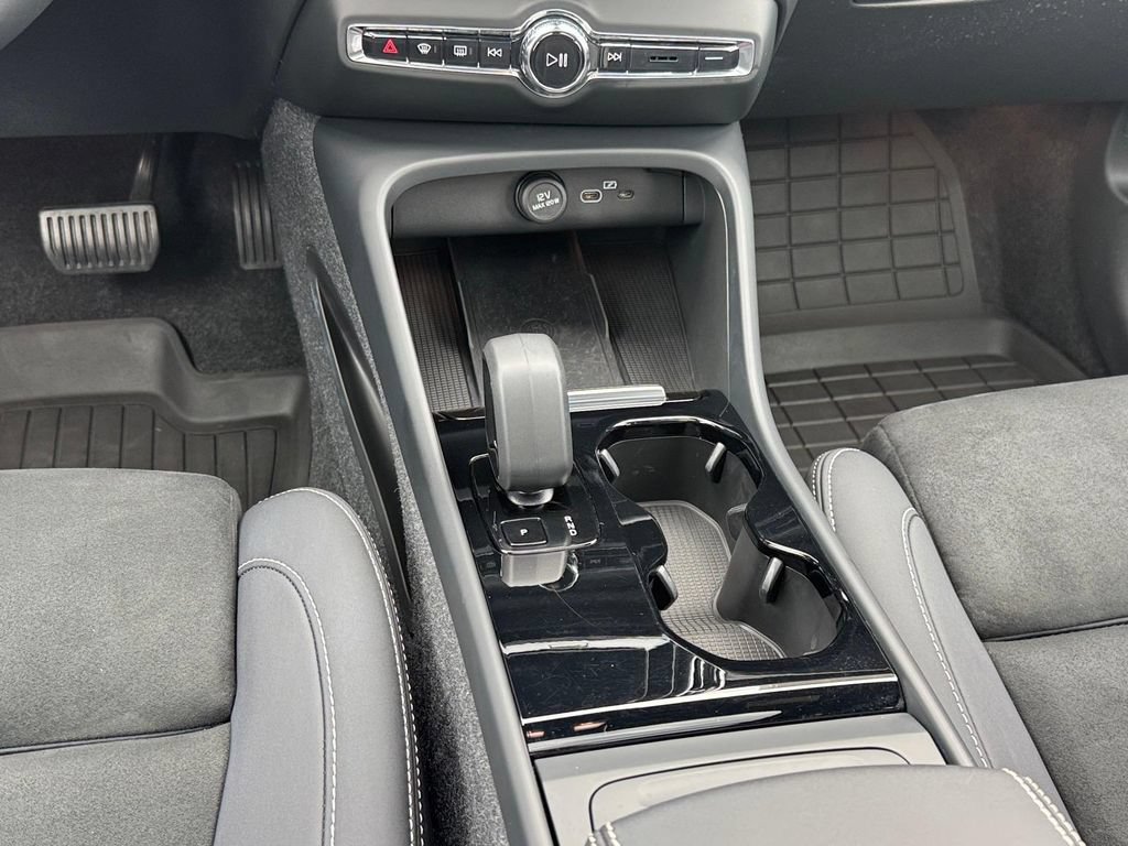 Certified 2023 Volvo XC40 Recharge Ultimate w/ Protection Package Premier AWD/4WD image 13