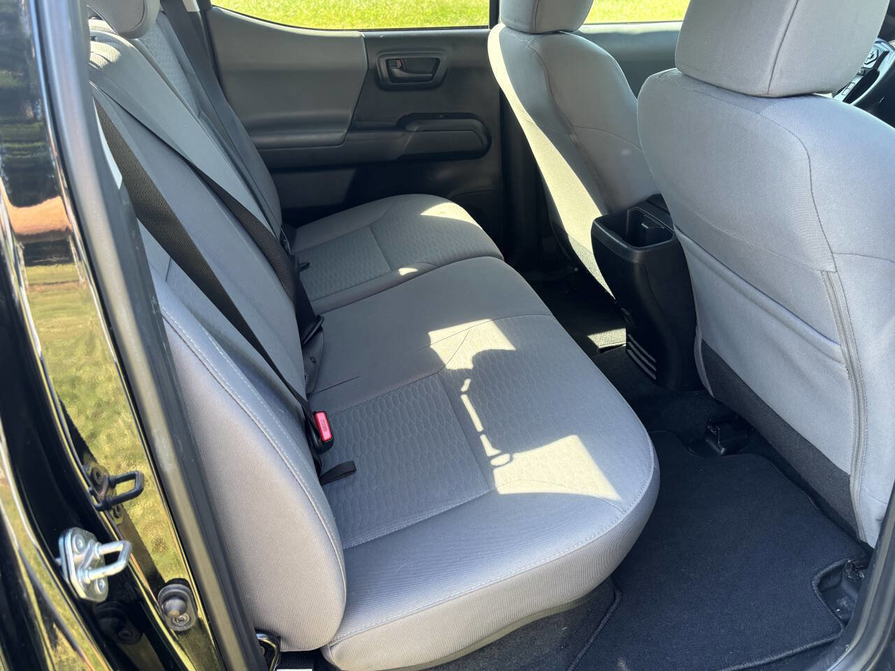 Used 2019 Toyota Tacoma SR image 9