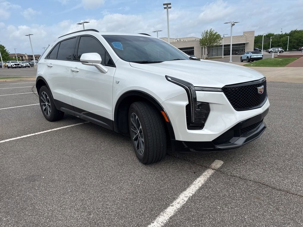 Used 2024 Cadillac XT4 Sport image 3
