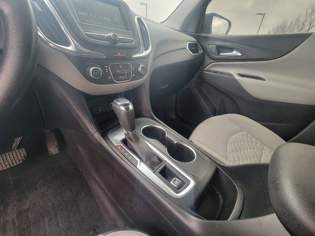 Used 2018 Chevrolet Equinox LS image 21