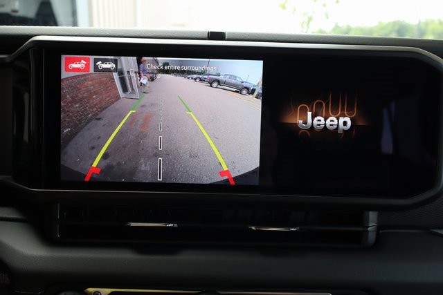 New 2025 Jeep Wrangler Unlimited Rubicon 392 image 27