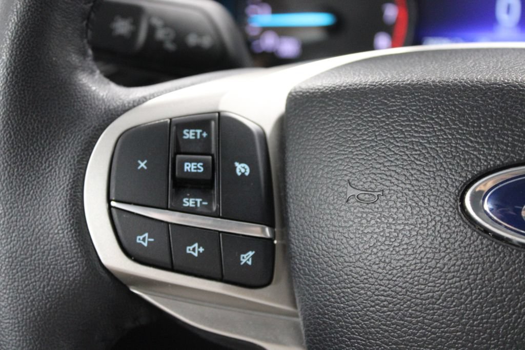 Used 2024 Ford Explorer XLT RWD image 38