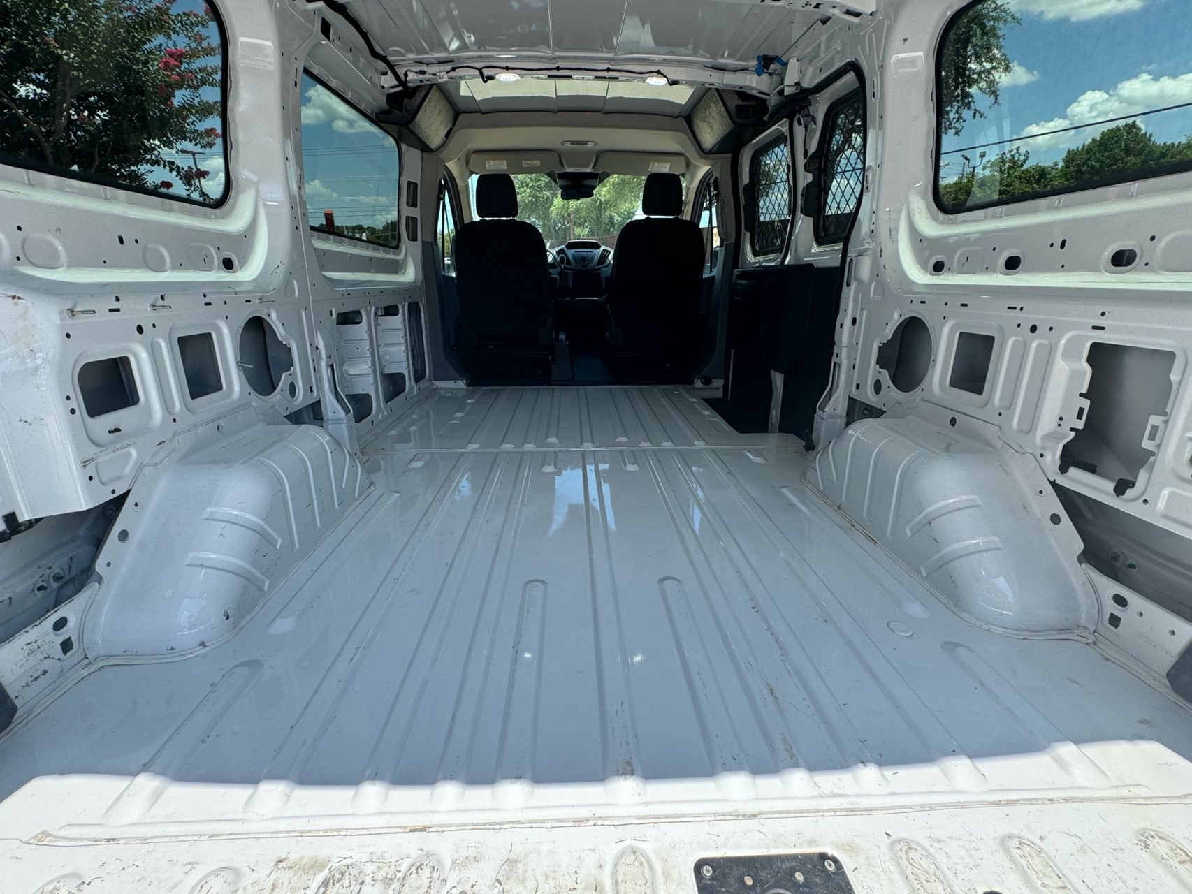 Used 2018 Ford Transit 250 130 Low Roof RWD image 14