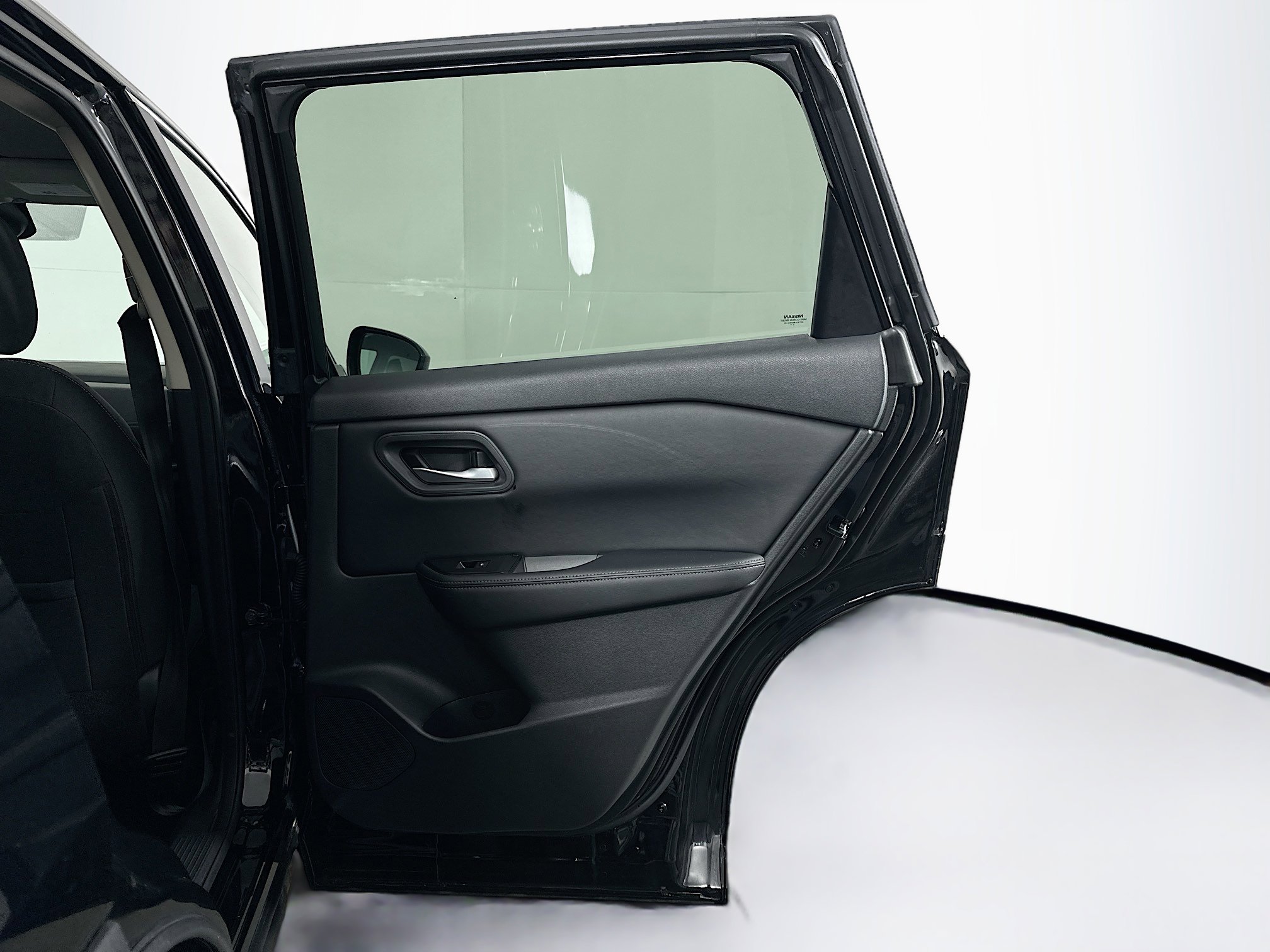 Used 2025 Nissan Rogue SV image 29