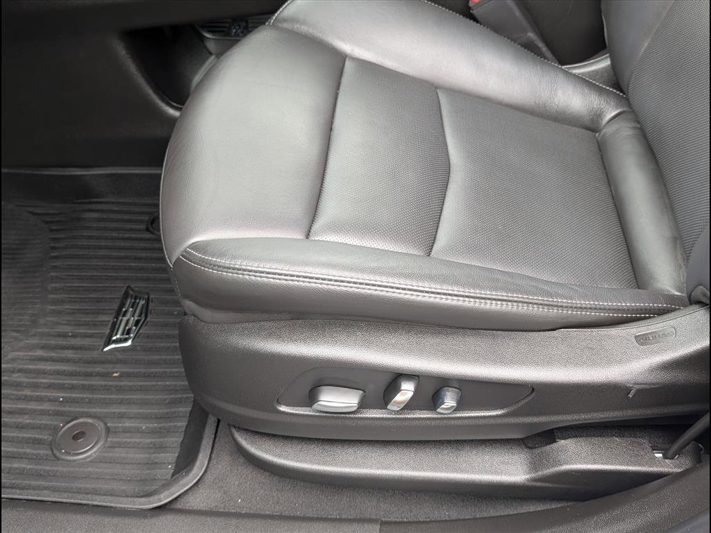 Used 2024 Cadillac XT6 Premium Luxury w/ Technology Package image 11