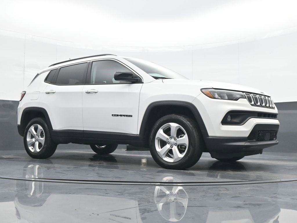 Used 2022 Jeep Compass Latitude image 23