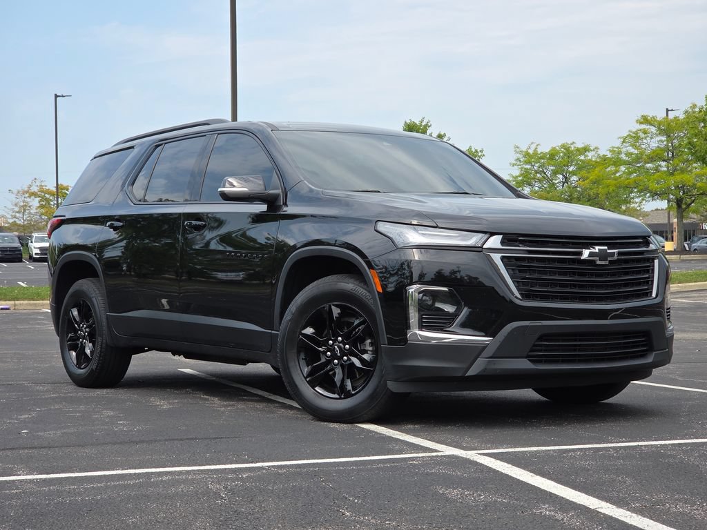 Used 2023 Chevrolet Traverse LS w/ Midnight/Sport Edition FWD image 2