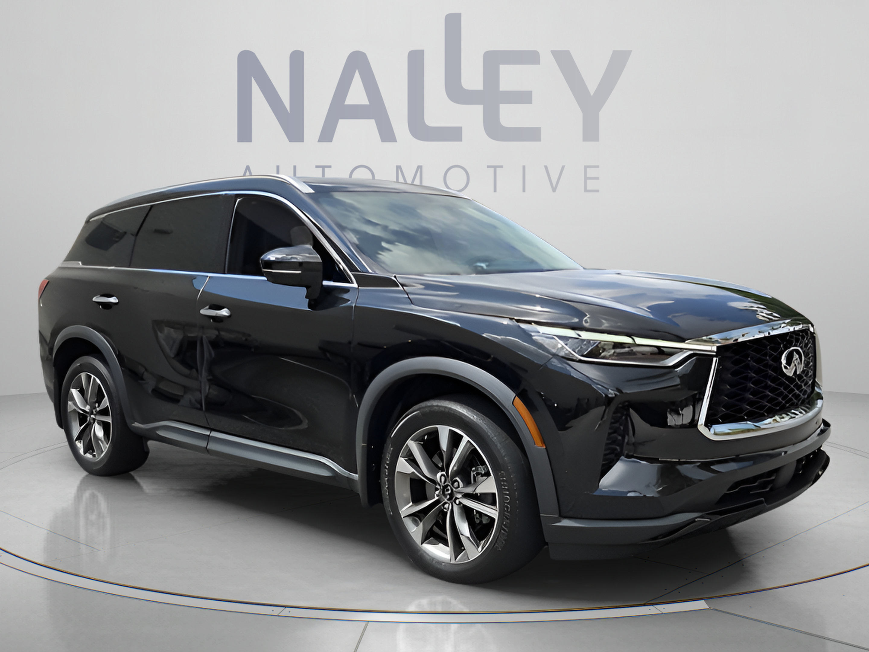 Used 2023 INFINITI QX60 Luxe w/ Cargo Package FWD image 7