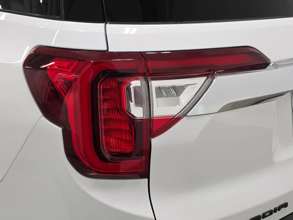 Used 2023 GMC Acadia SLT AWD/4WD image 31