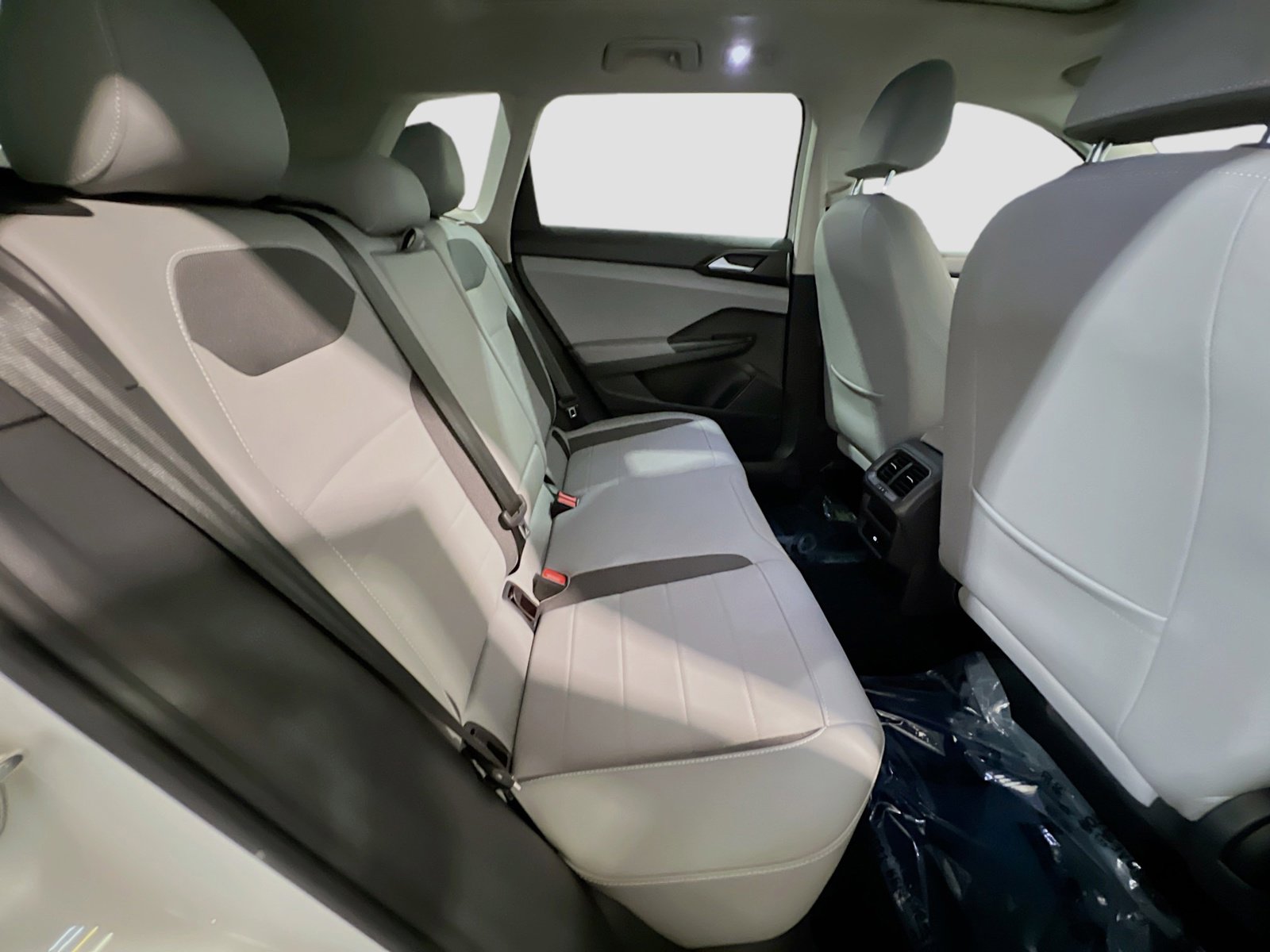 Used 2022 Volkswagen Taos SE image 20