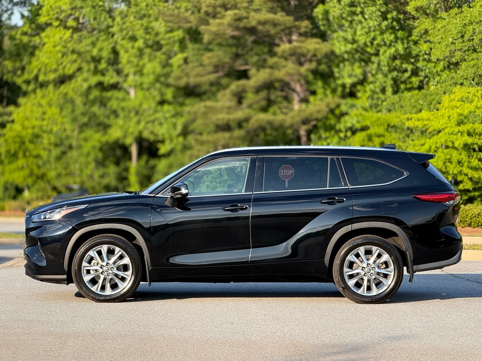 Used 2020 Toyota Highlander Limited AWD/4WD image 9