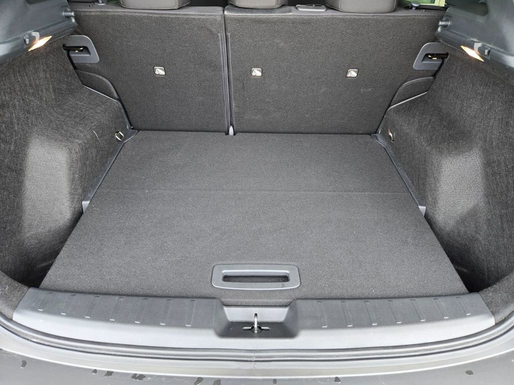 Used 2025 Nissan Kicks SV image 29