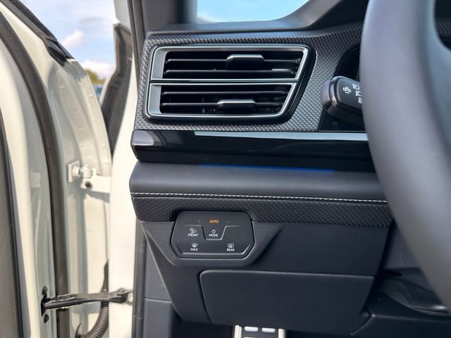 New 2026 Volkswagen Atlas Cross Sport SEL Premium R-Line image 15