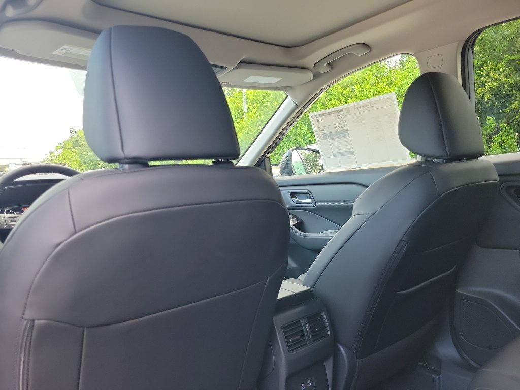 New 2026 Nissan Rogue Dark Armor FWD image 17