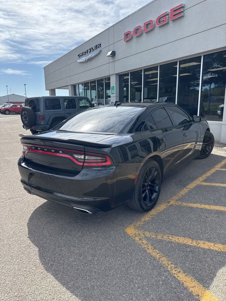 Used 2016 Dodge Charger R/T w/ Plus Group RWD image 4