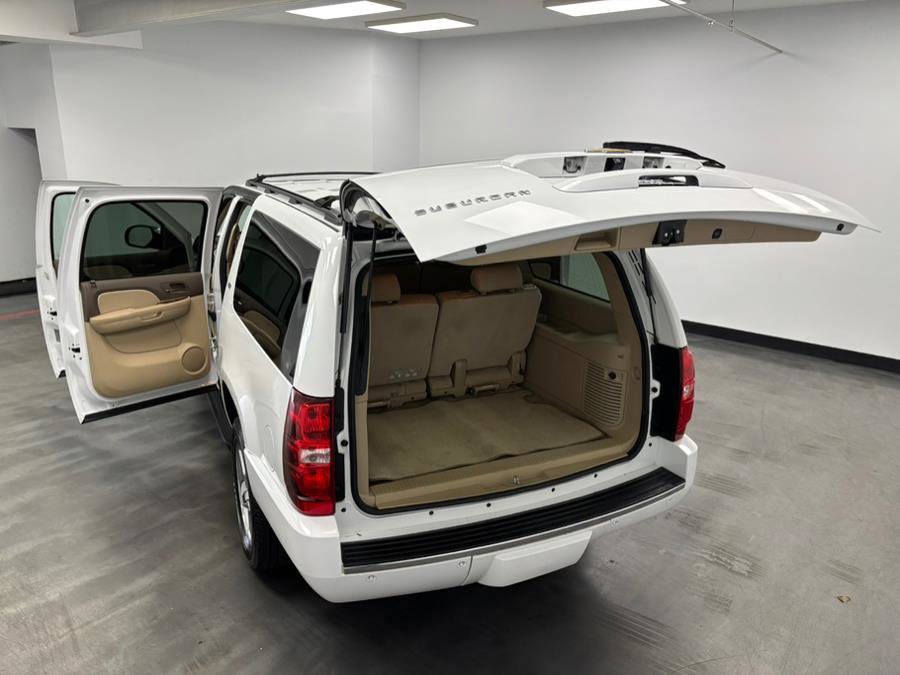 Used 2014 Chevrolet Suburban LTZ image 23