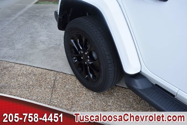 Used 2023 Jeep Wrangler Unlimited Sahara w/ Cold Weather Group AWD/4WD image 18