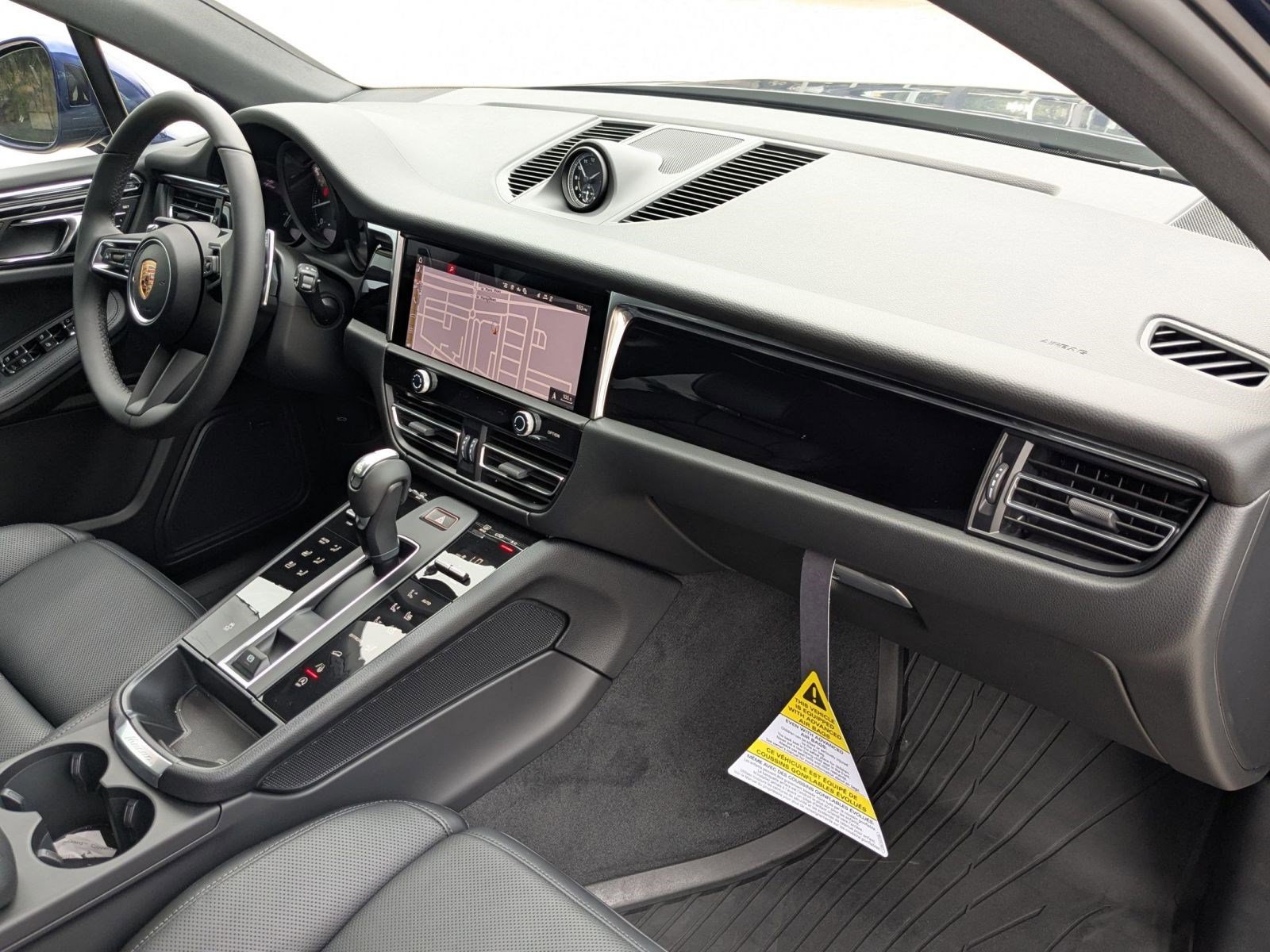 Certified 2026 Porsche Macan AWD/4WD image 26