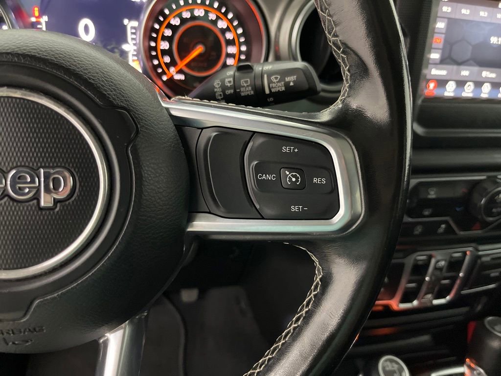 Used 2020 Jeep Wrangler Unlimited Sahara image 34