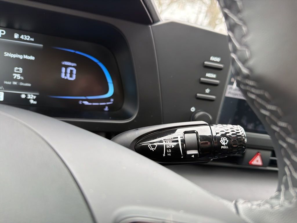 New 2026 Hyundai Elantra Sport FWD image 32