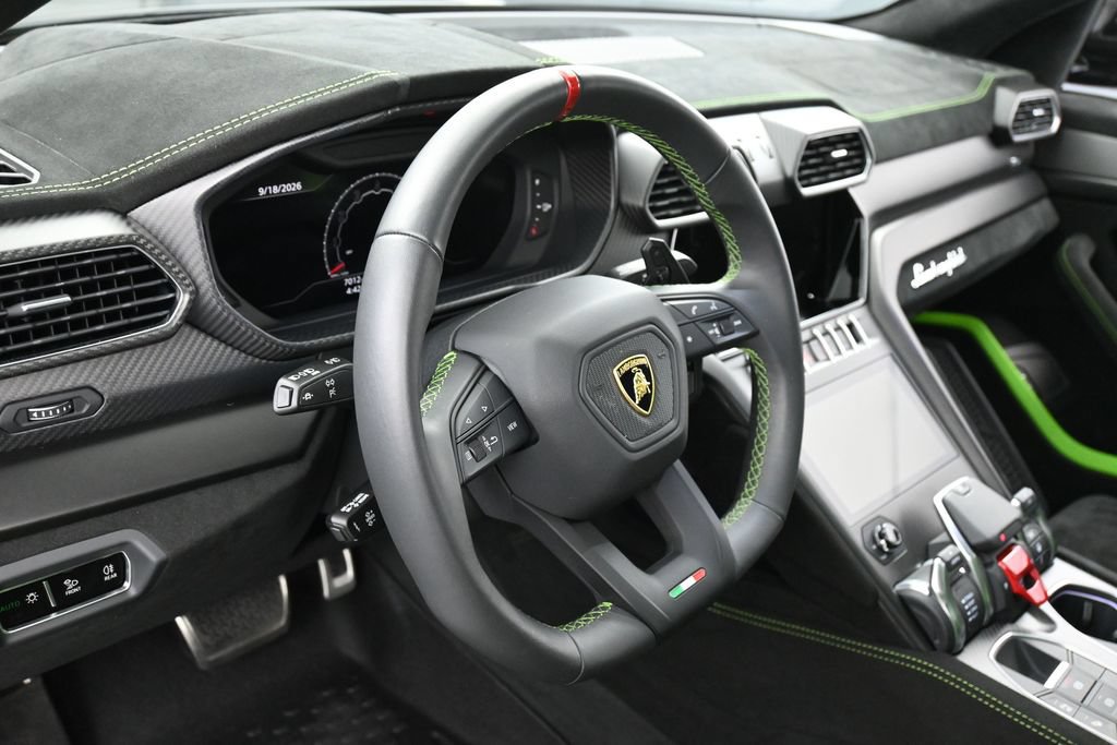 Used 2024 Lamborghini Urus Performante AWD/4WD image 17