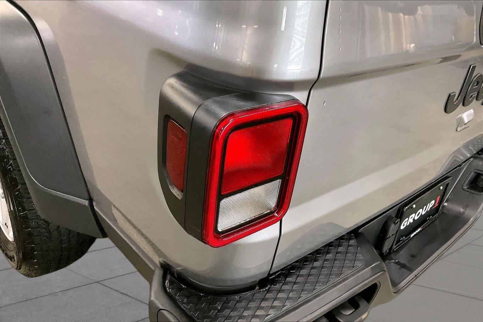 Used 2020 Jeep Gladiator Sport w/ Quick Order Package 24S AWD/4WD image 29