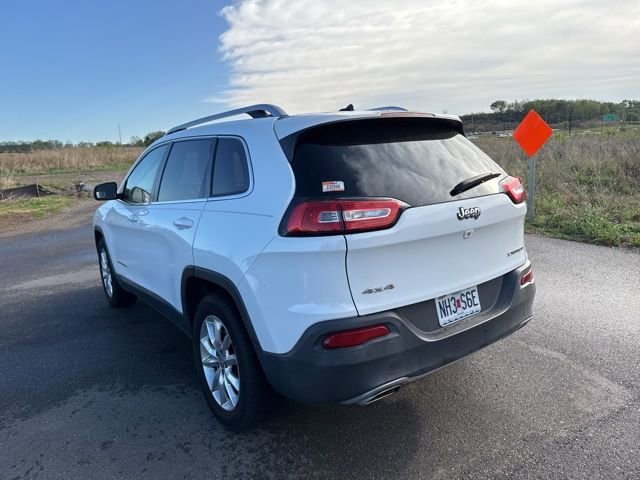 Used 2015 Jeep Cherokee Limited w/ Luxury Group image 5